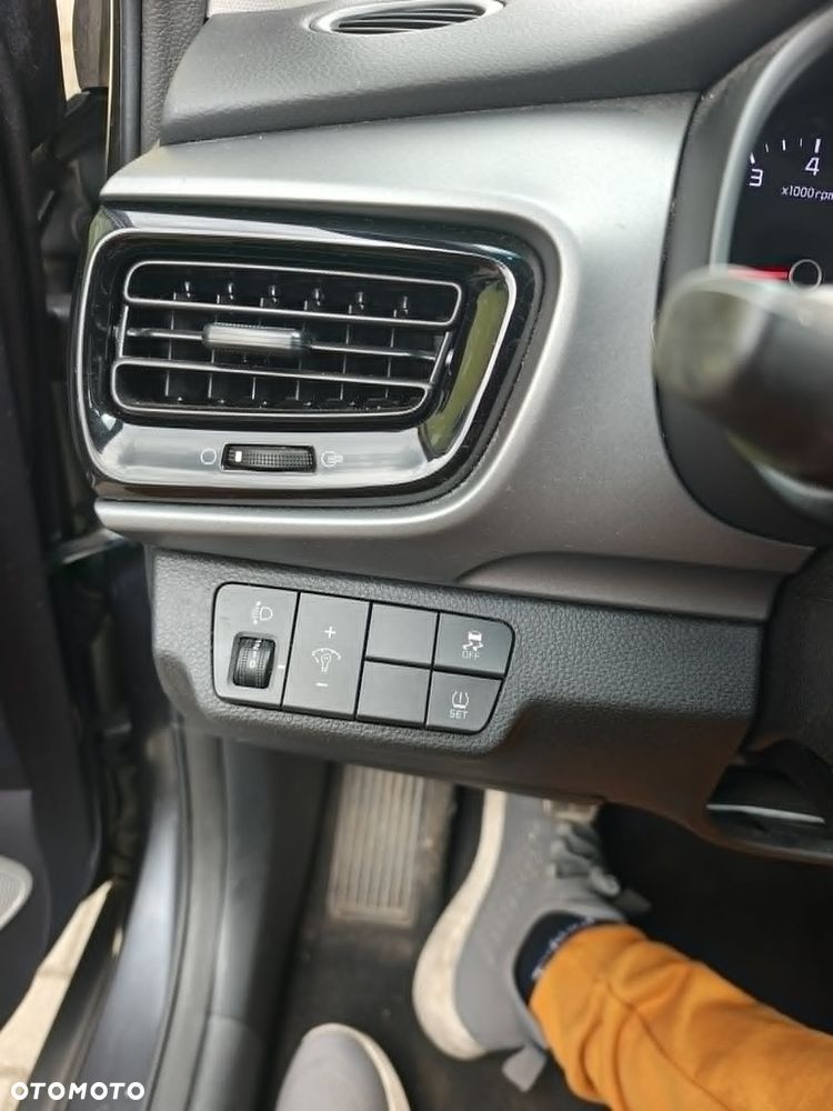 Kia Stonic 1.0 T-GDI 120 Edition 7 - 24