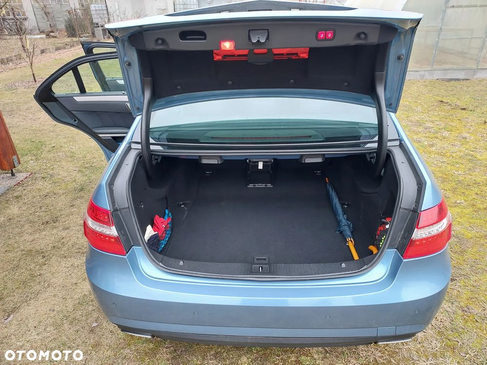 Mercedes-Benz Klasa E 350 CDI DPF 4Matic BlueEFFICIENCY 7G-TRONIC - 23