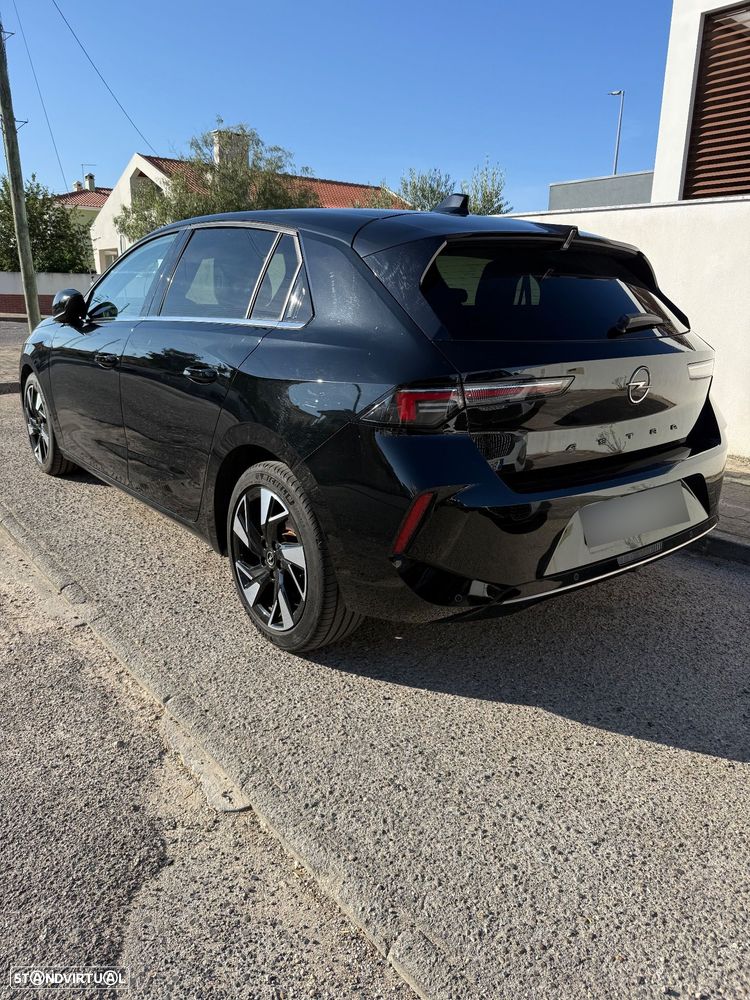 Opel Astra 1.2 T Elegance - 3