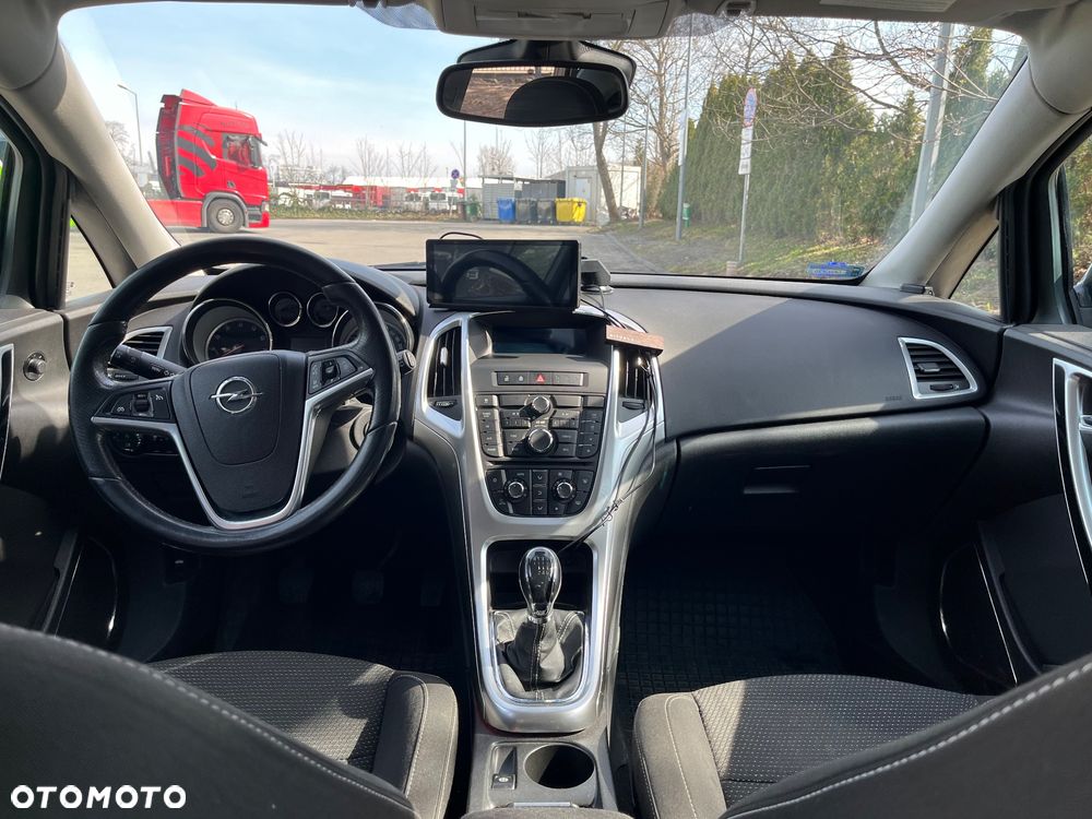 Opel Astra 1.6 T Enjoy - 12