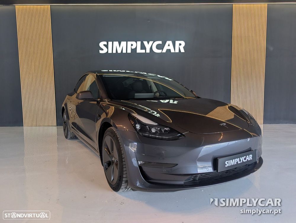 Tesla Model 3 - 3