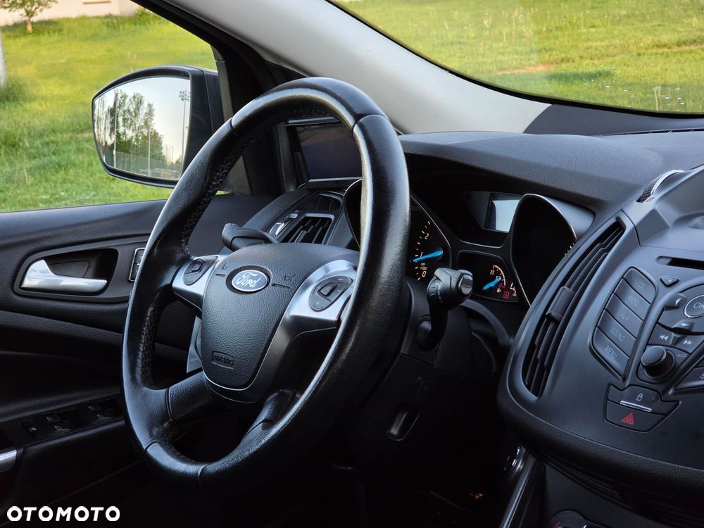 Ford Kuga 1.6 EcoBoost 2x4 Titanium - 16