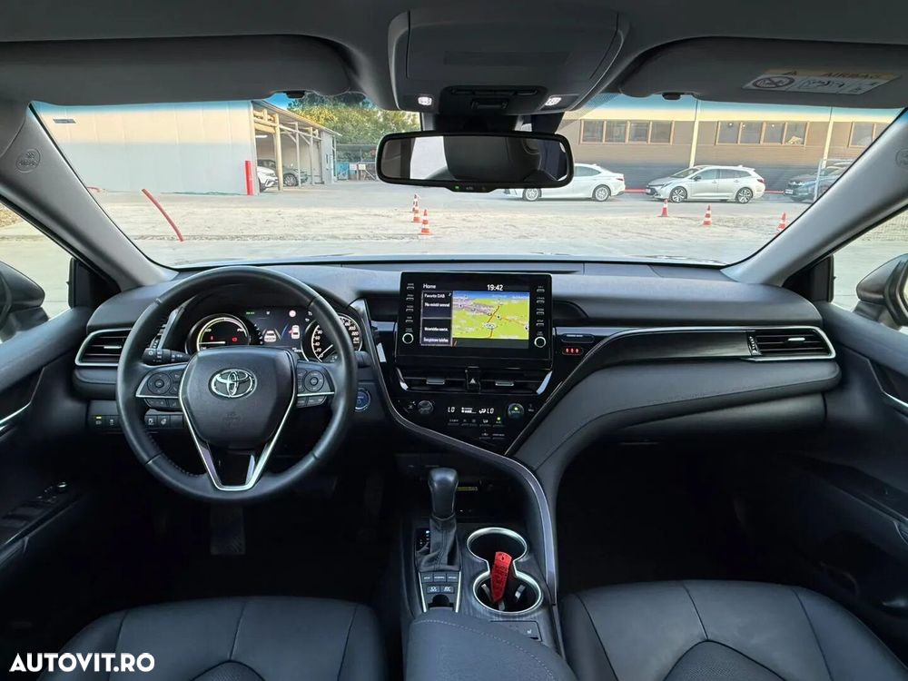 Toyota Camry - 16