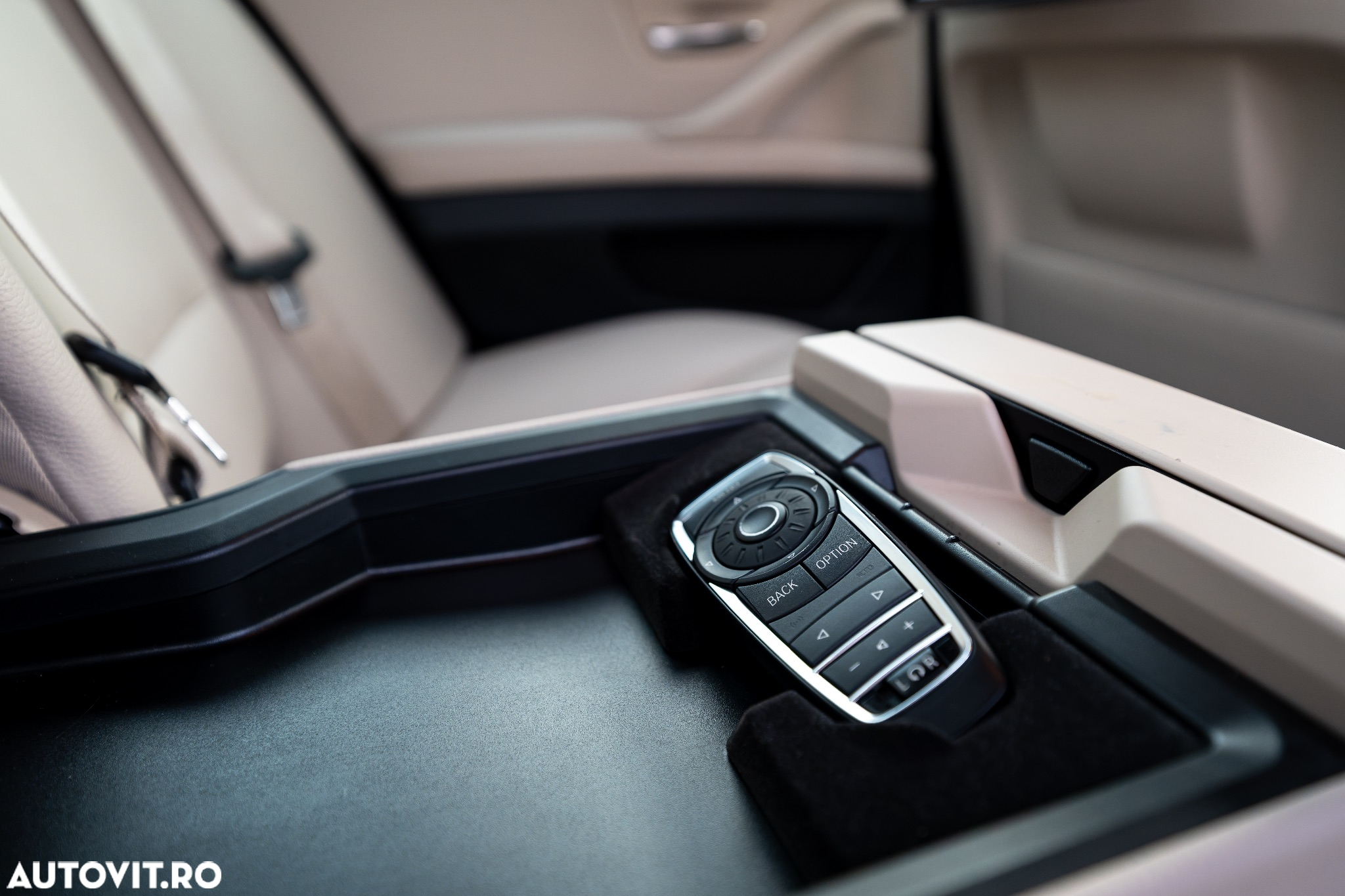 BMW Seria 5 535i xDrive - 34