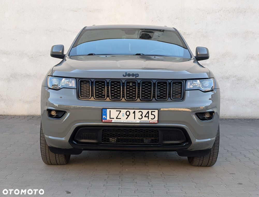 Jeep Grand Cherokee - 35