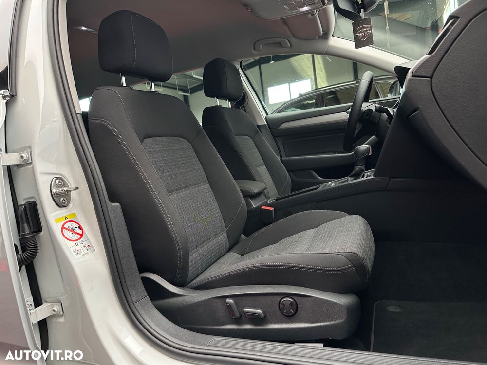 Volkswagen Passat 2.0 TDI SCR DSG Business - 31
