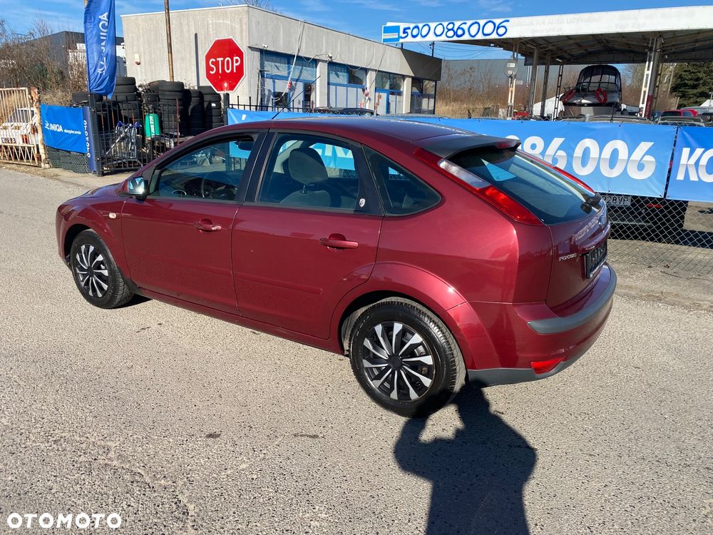 Ford Focus 1.6 16V Ghia - 17