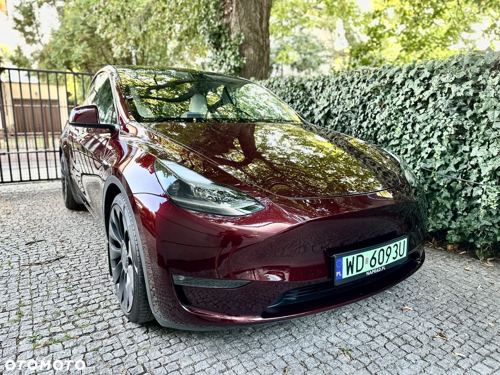 Tesla Y Performance AWD - 8