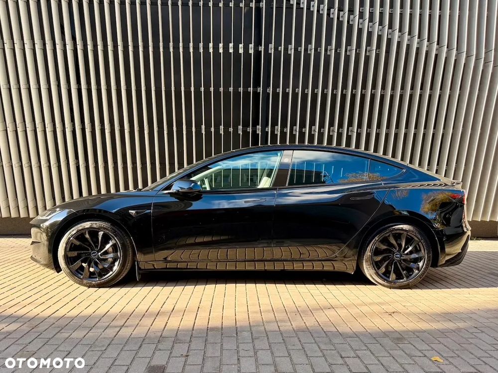 Tesla Model 3 2023 photo 3