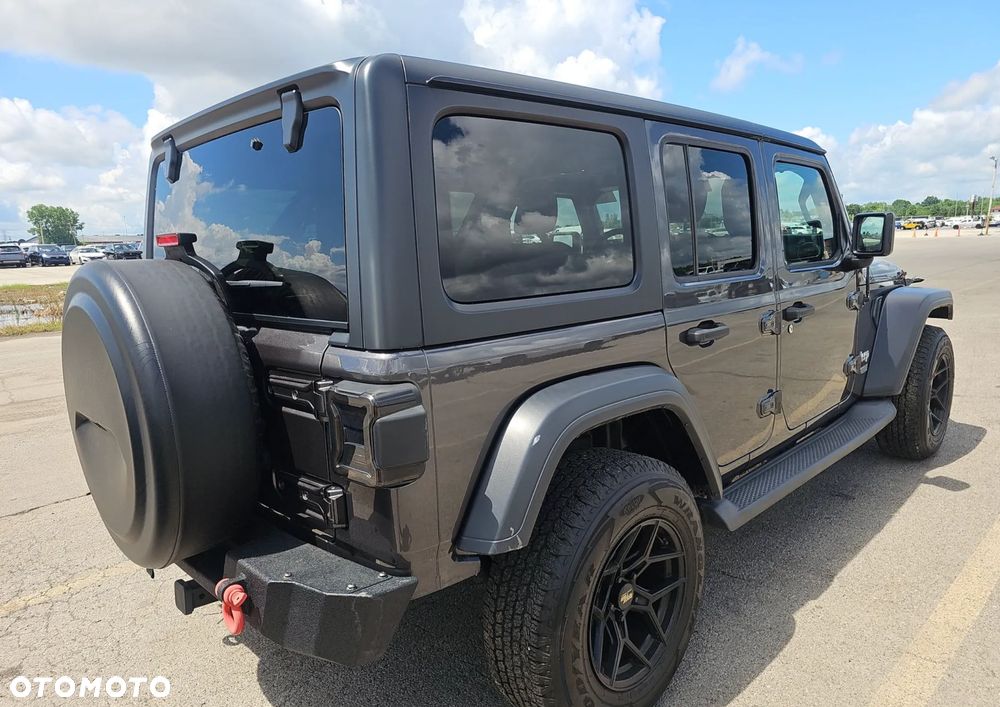 Jeep Wrangler - 5
