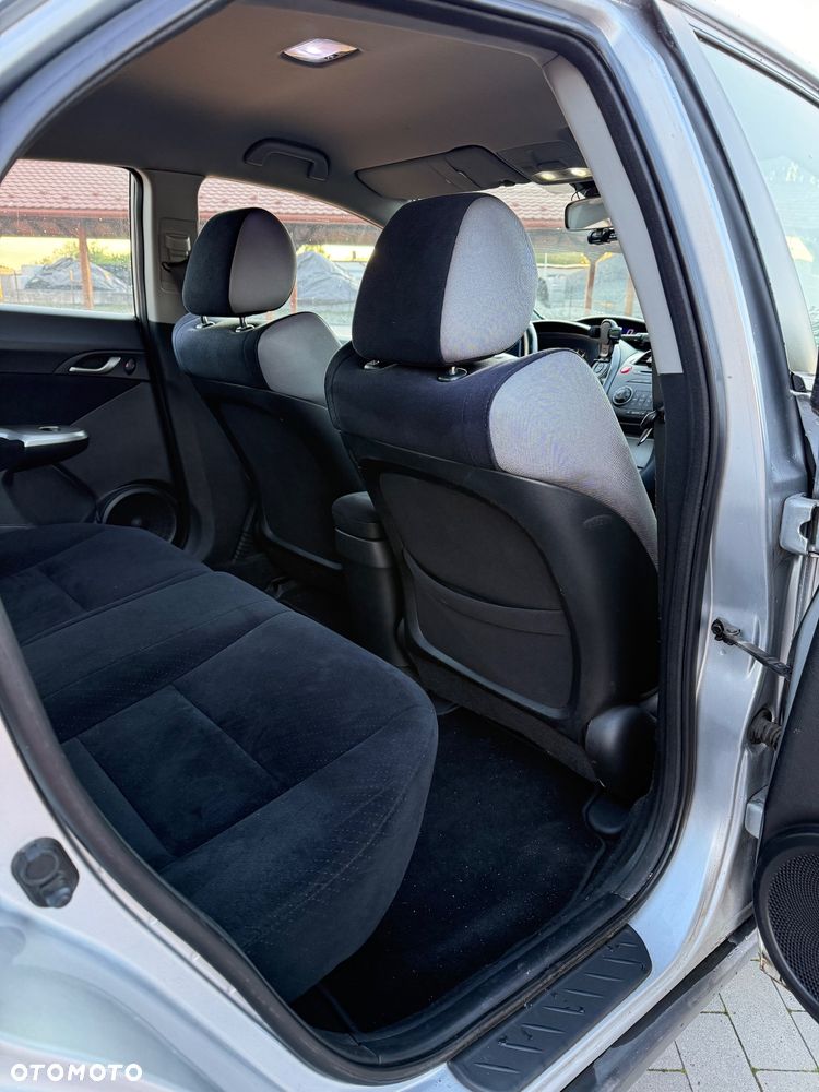 Honda Civic 1.8 Executive - 17