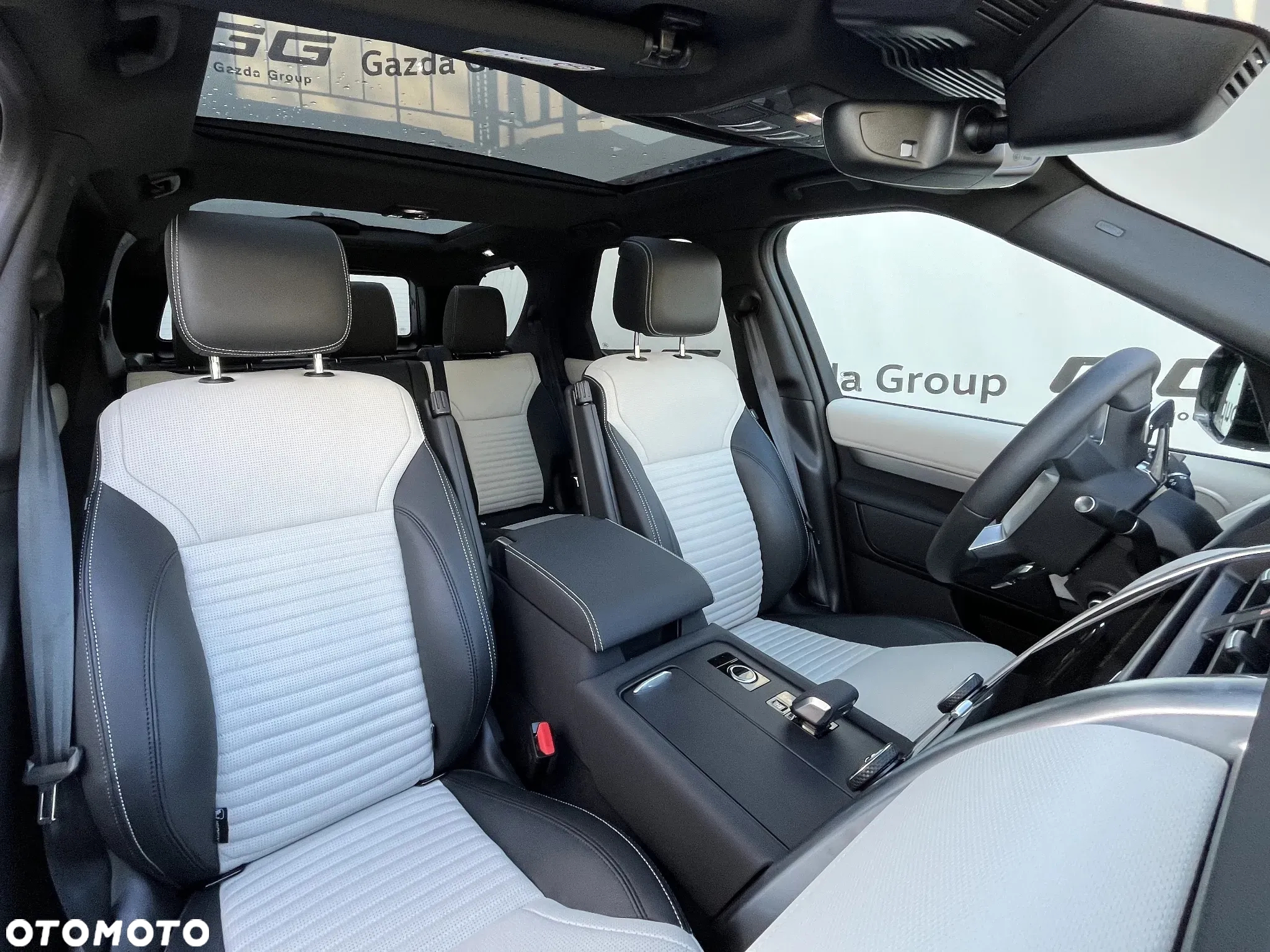 Land Rover Discovery D250 Dynamic SE - 8
