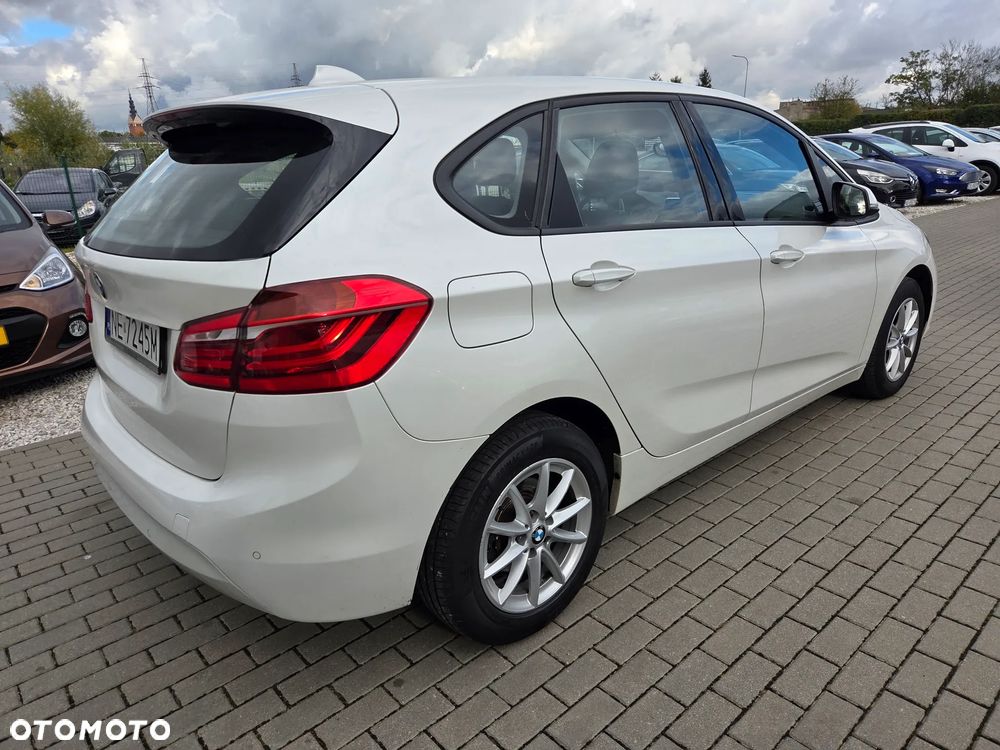 BMW Seria 2 218i - 5
