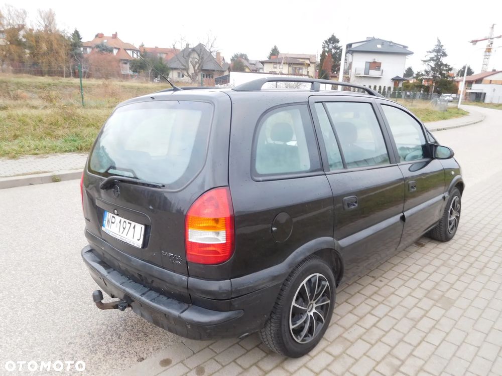 Opel Zafira 1.8 16V Comfort - 4