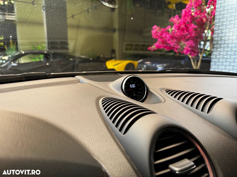 Porsche Cayman 718 T - 13