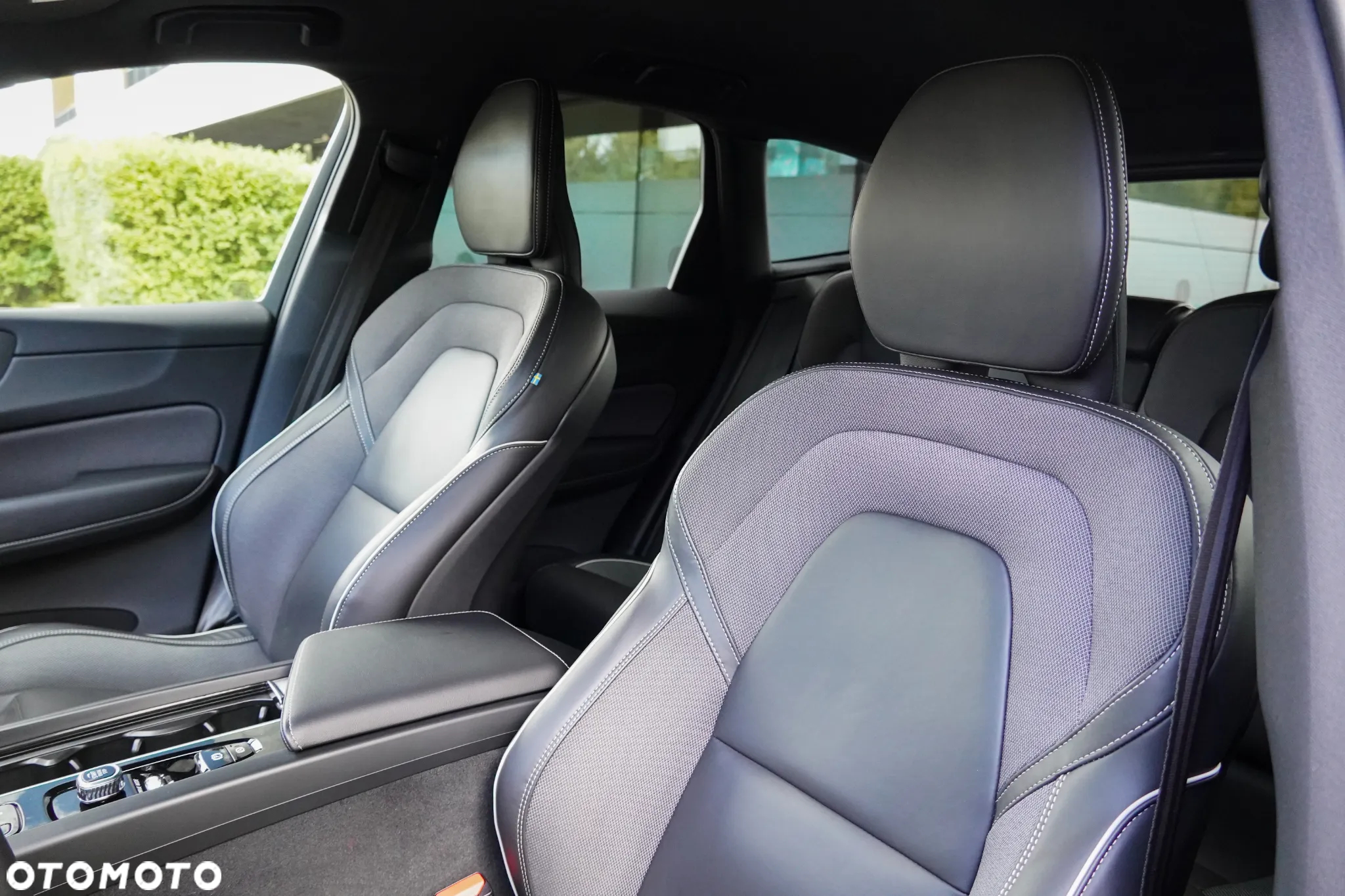Volvo XC 60 D5 AWD R-Design - 14