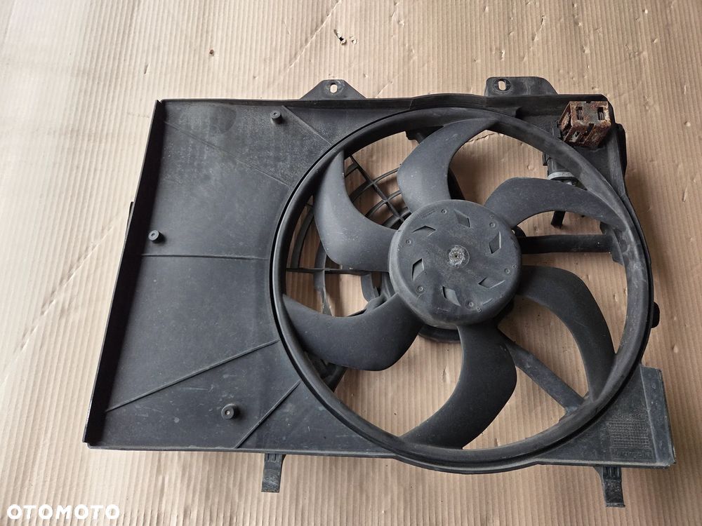 Wentylator chłodnic Peugeot 208 1.6 E HDI - 7