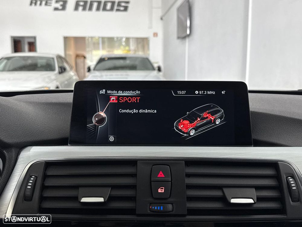 BMW 320 d xDrive Pack M Auto - 38