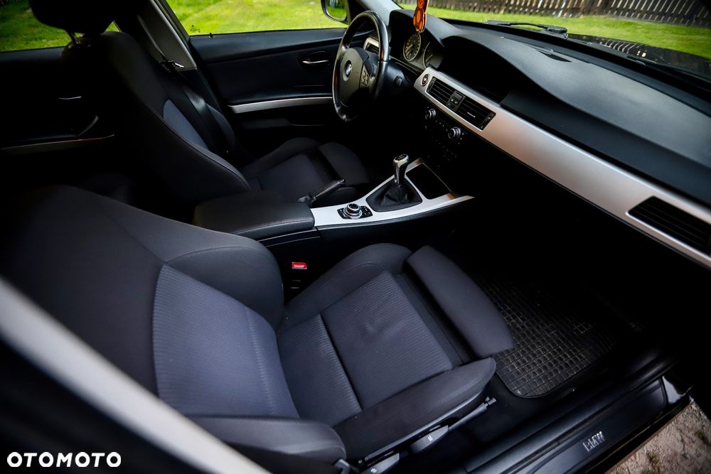 BMW Seria 3 318d - 10