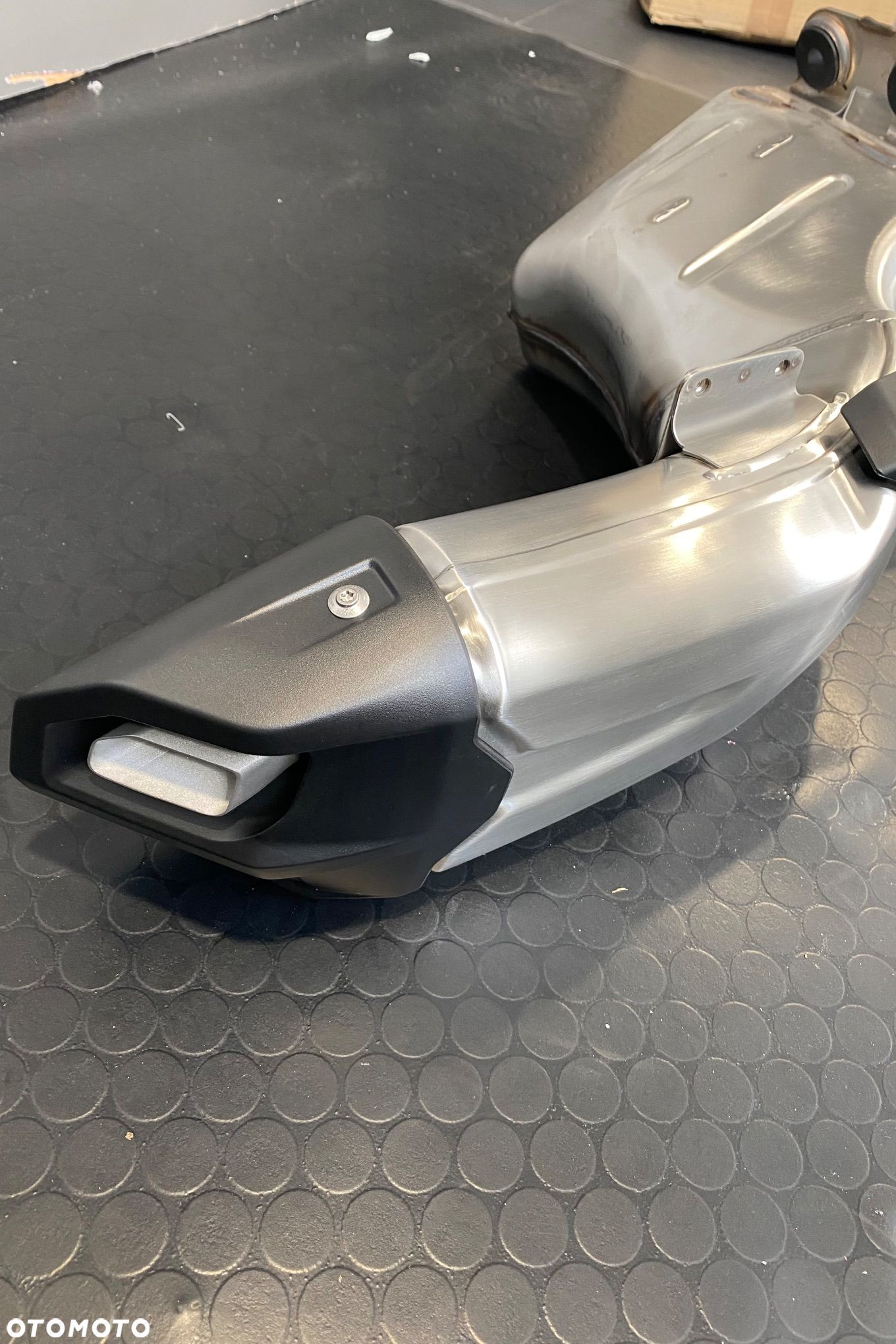 Kolektor ukł.wydech.z końcówką tłumika do F900 R/XR  (nr.18518565022) - 1