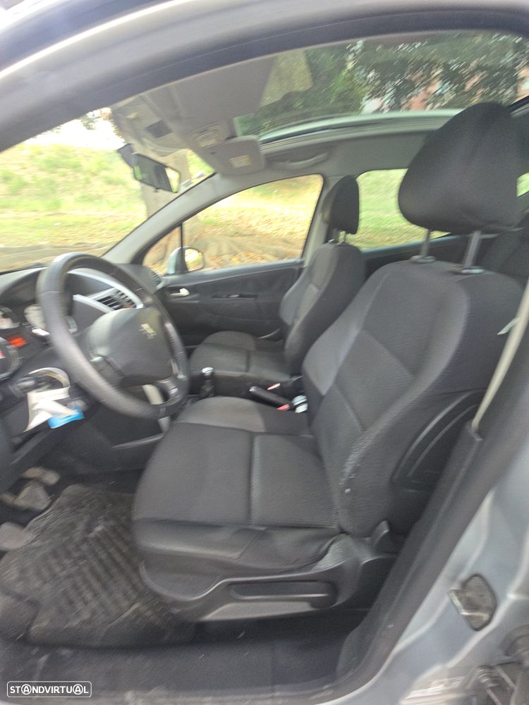 Peugeot 207 SW 1.4 Urban - 17