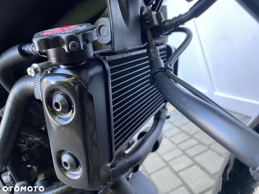 Yamaha XSR - 12