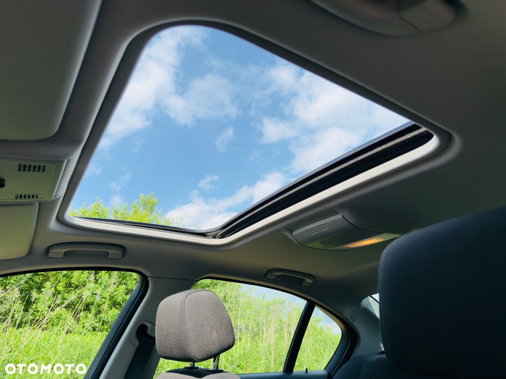 BMW Seria 3 318i Edition Lifestyle - 10