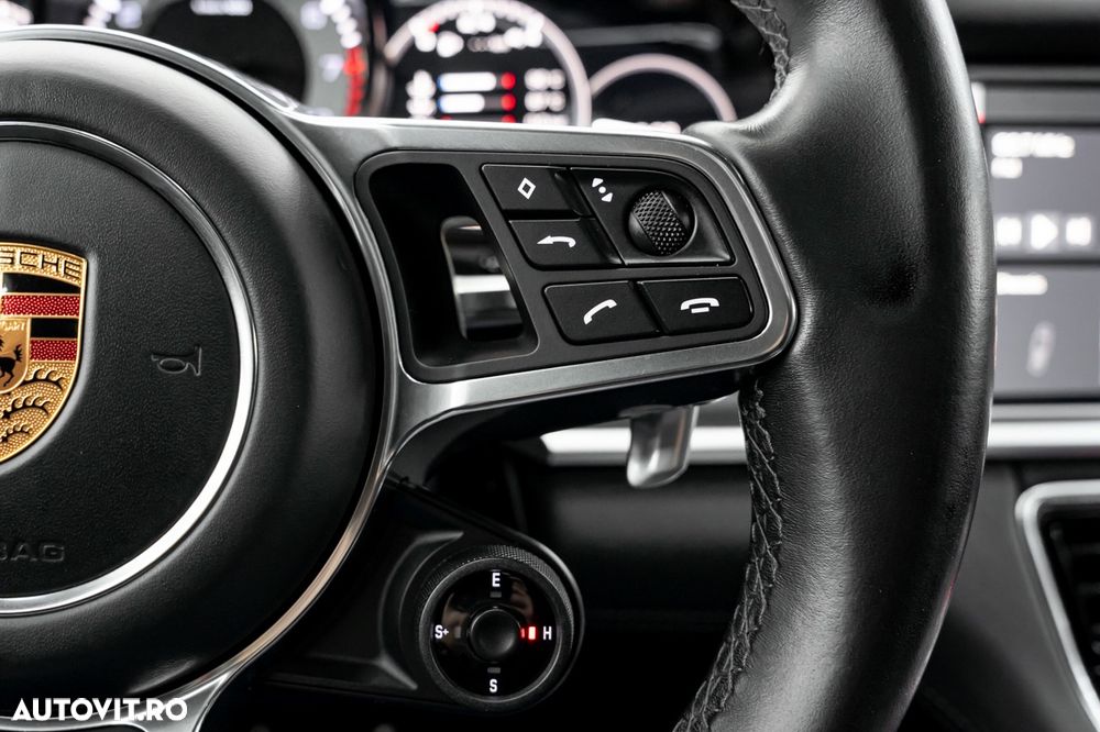 Porsche Panamera 4 E-Hybrid - 34