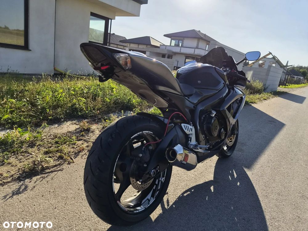 Suzuki GSX-R - 22