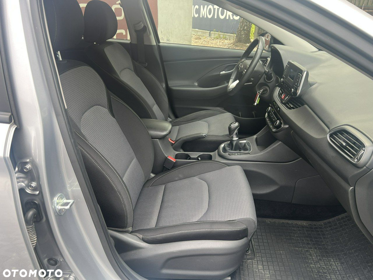 Hyundai i30 1.5 DPI Modern - 8