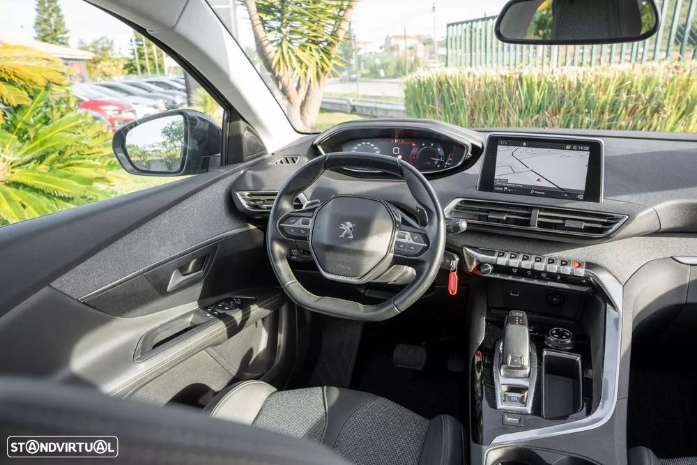 Peugeot 3008 1.5 BlueHDi Allure Pack EAT8 - 18