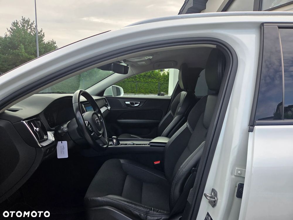 Volvo V60 Cross Country B4 D AWD Geartronic - 24