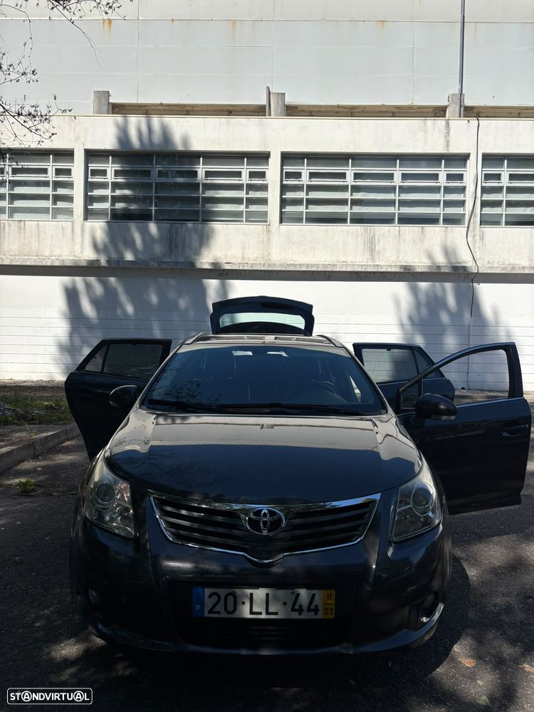 Toyota Avensis 2011 photo 2