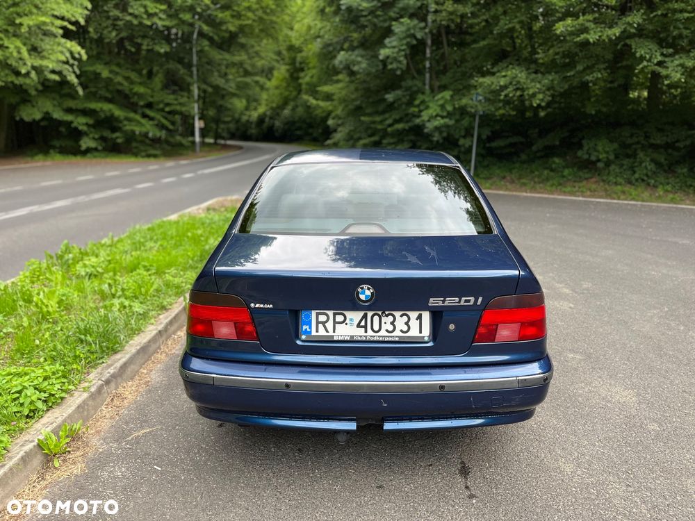 BMW Seria 5 520i - 4