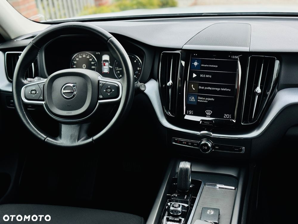 Volvo XC 60 B4 D AWD Geartronic Momentum Pro - 12