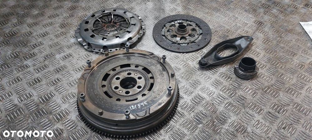 KOŁO DWUMASOWE + TARCZA + DOCISK + ŁOŻYSKO OPOROWE BMW E46 318i BMW N46 - 1