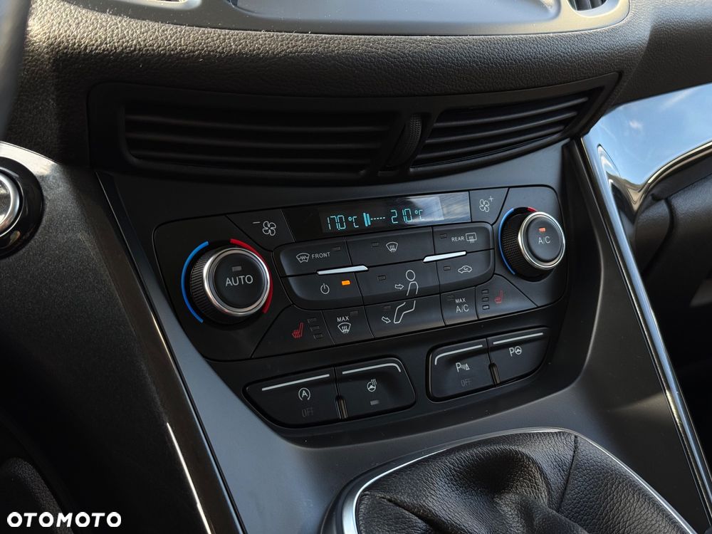 Ford Kuga 1.5 EcoBoost 2x4 Titanium - 23