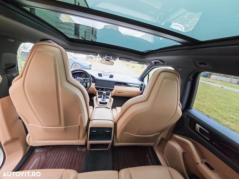 Porsche Cayenne - 7