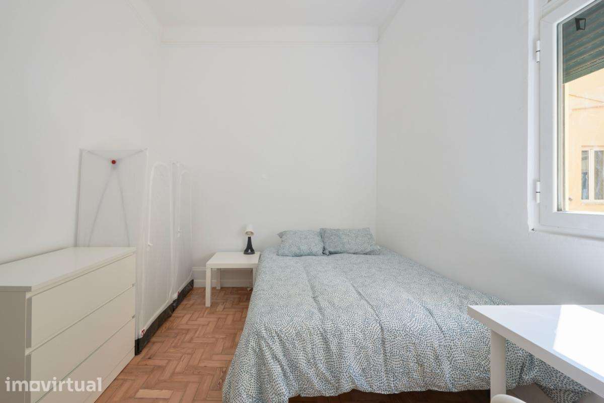 Quarto - localizado em Marquês de Pombal Lisbon - Grande imagem: 4/12