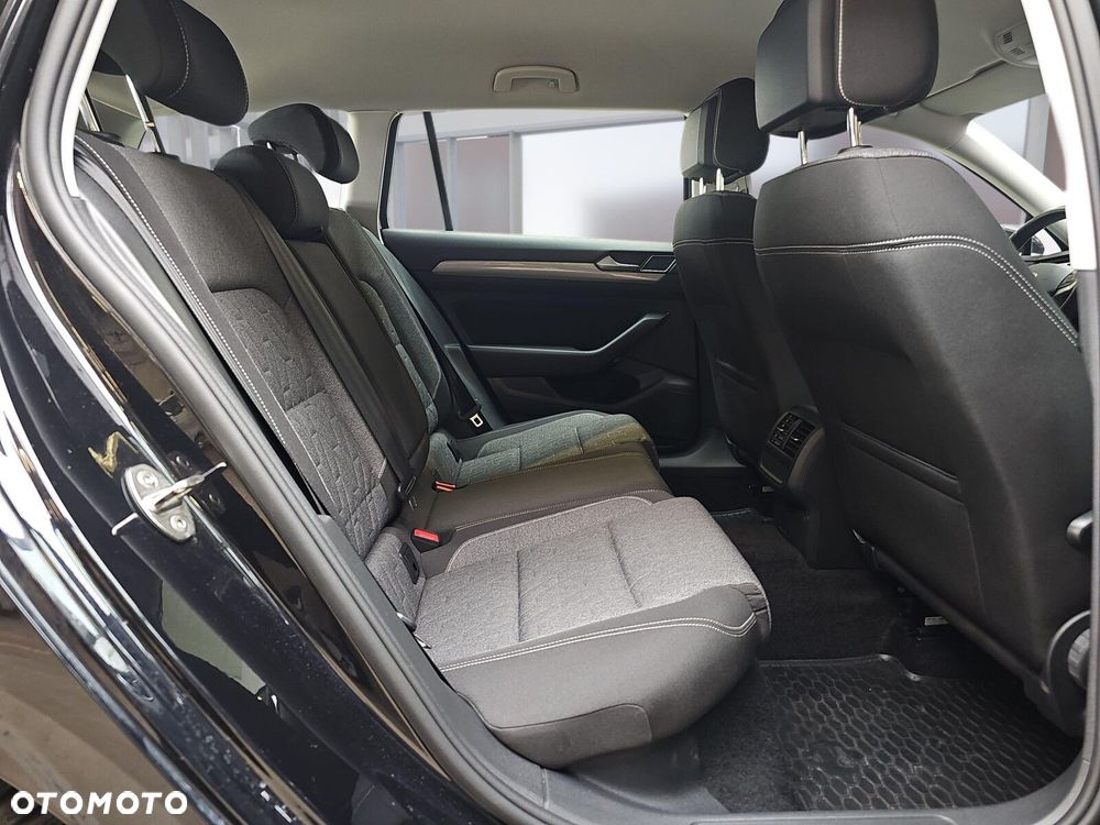 Volkswagen Passat Variant 1.5 TSI EVO Business DSG - 12