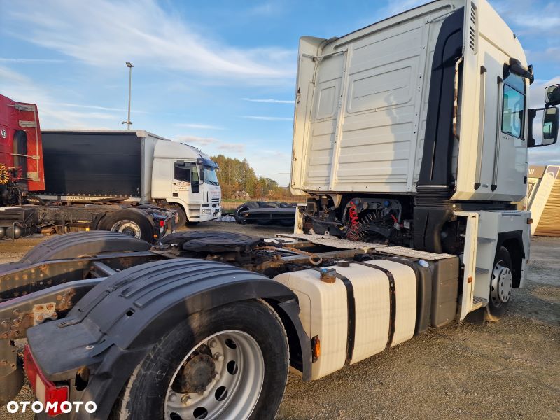 Renault MAGNUM 480 eev - 4