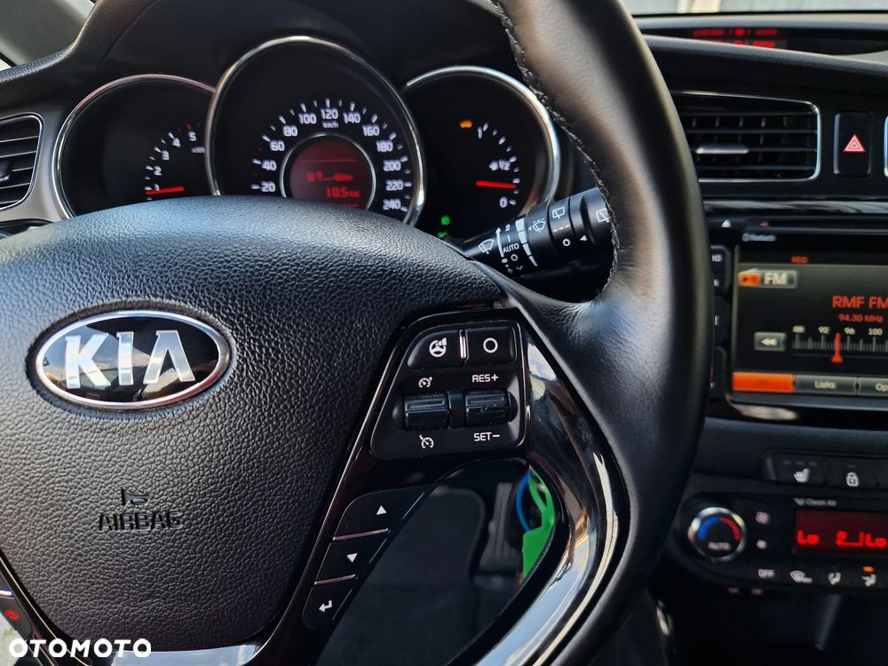 Kia Ceed 1.6 CRDi 128 Dream Team Edition - 16