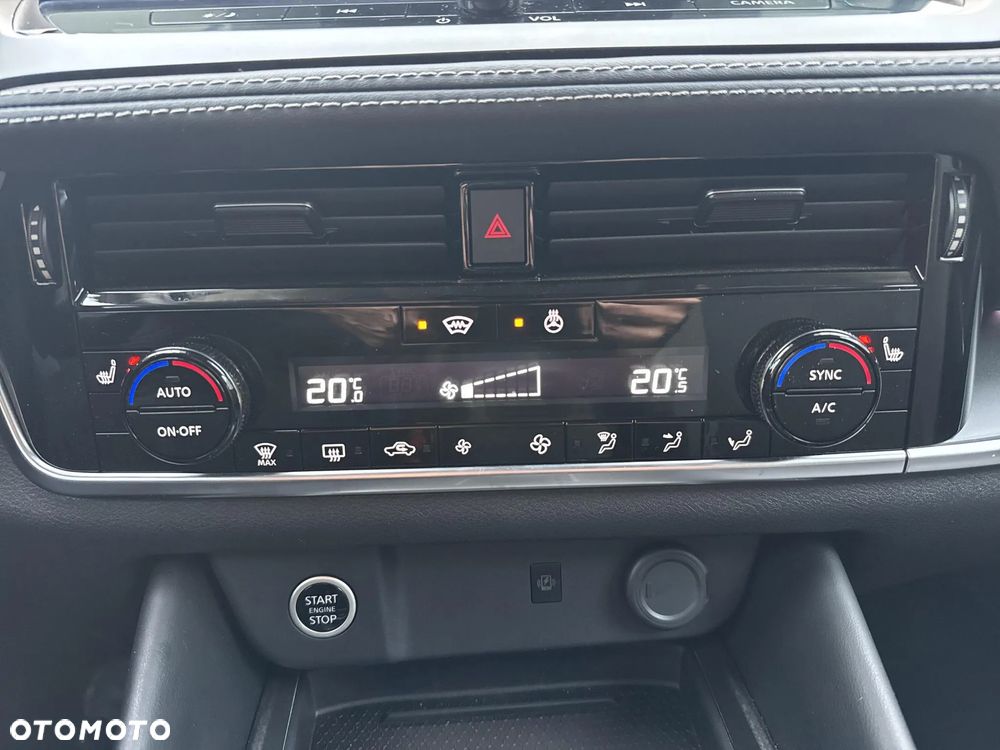 Nissan Qashqai 1.3 DIG-T mHEV N-Connecta Xtronic - 26