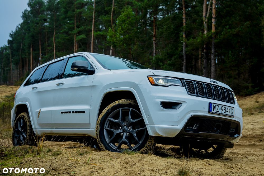 Jeep Grand Cherokee - 12