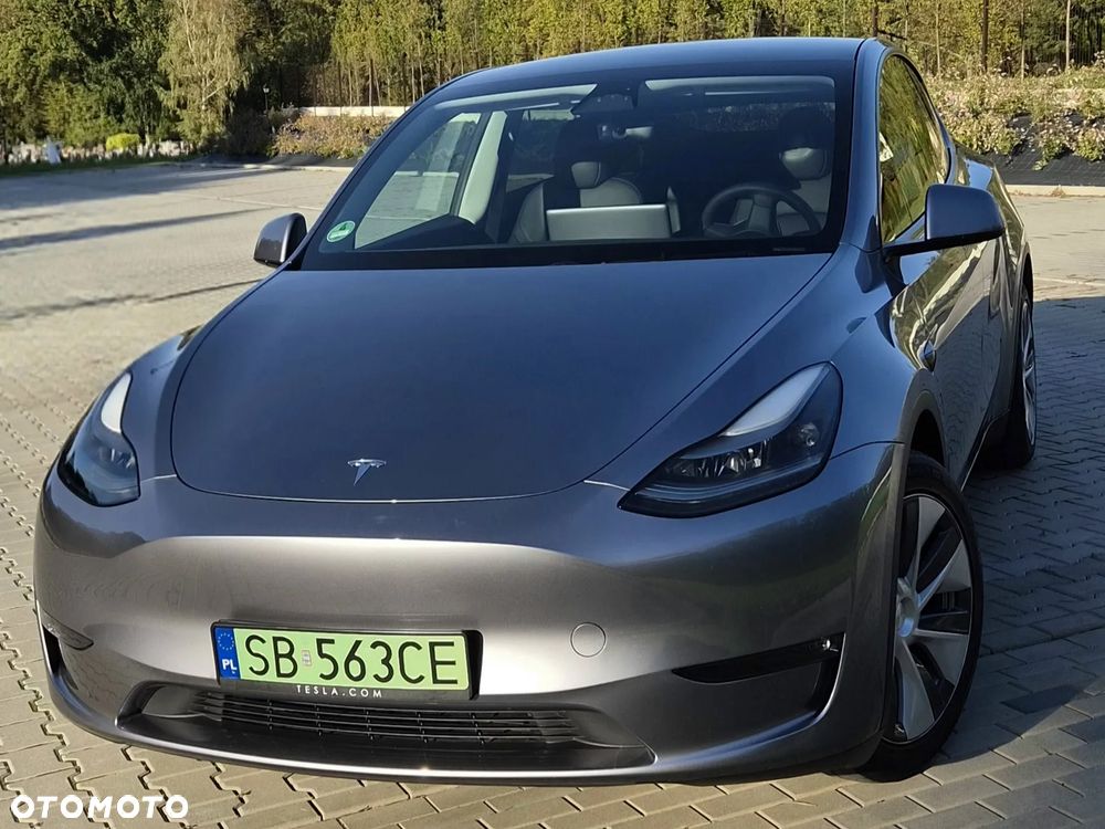 Tesla Model Y Long Range AWD - 1