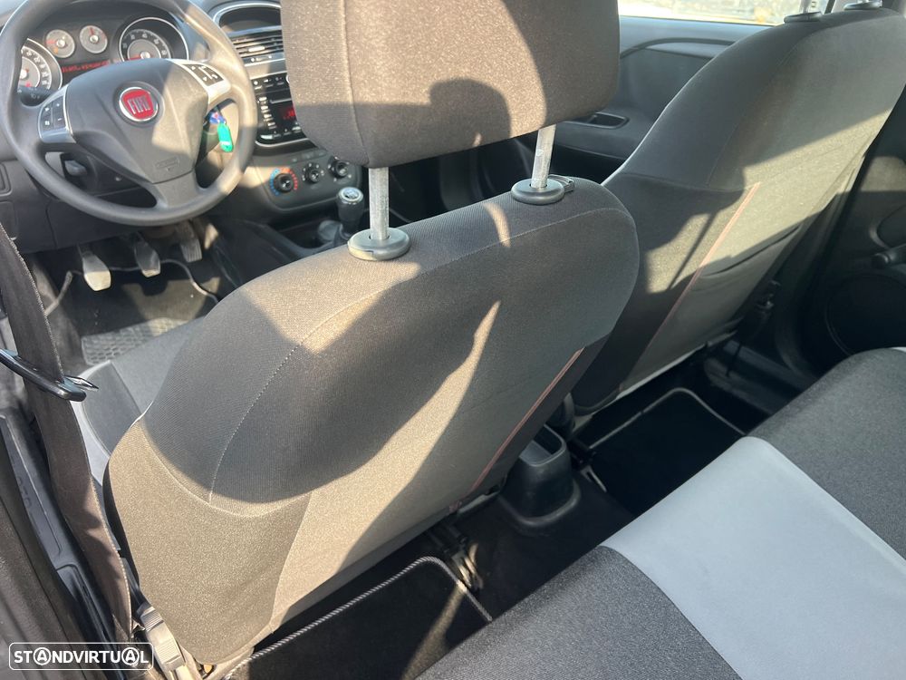 Fiat Punto 1.3 M-Jet Easy S&S - 19