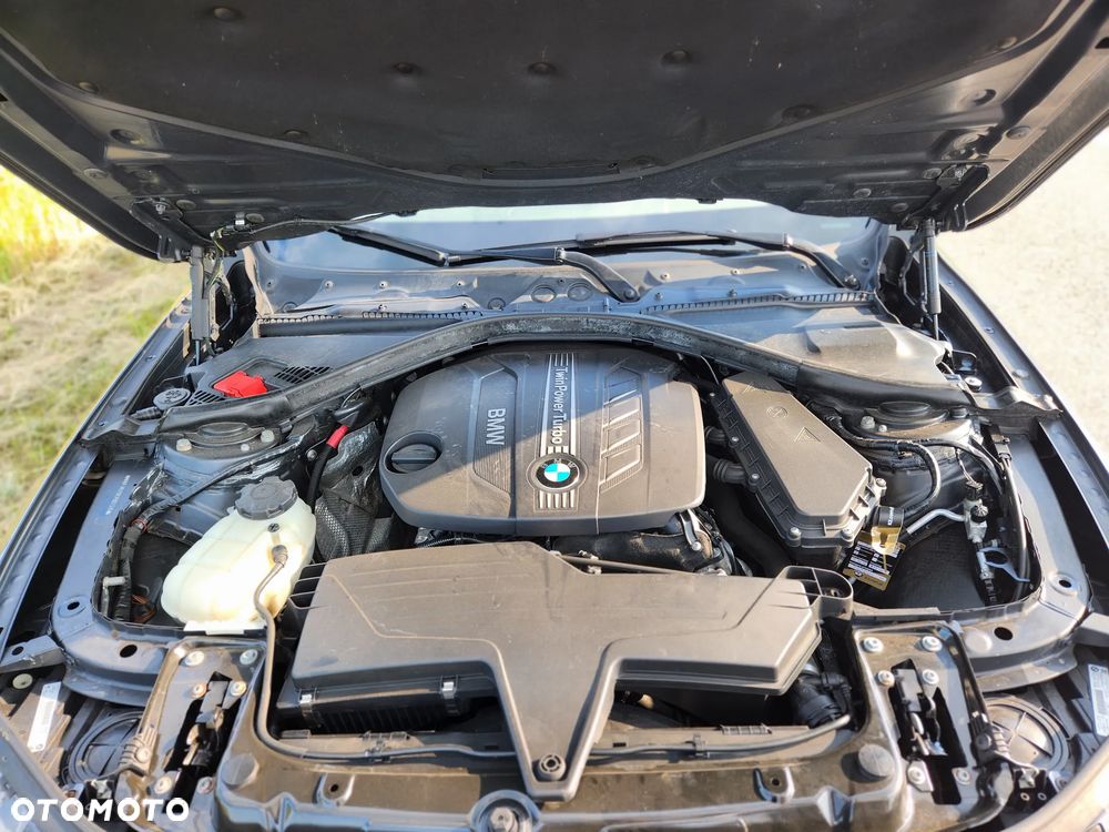 BMW Seria 3 320d xDrive - 12