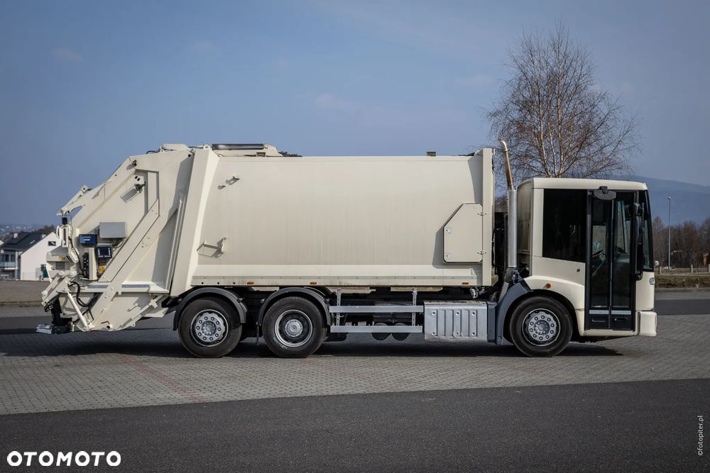 Mercedes-Benz Econic - 10