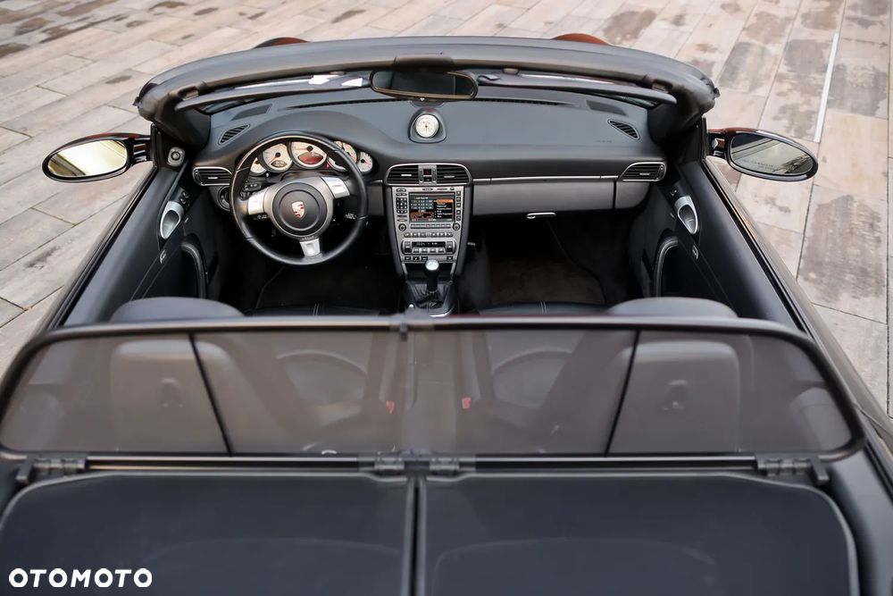 Porsche 911 Carrera S - 32