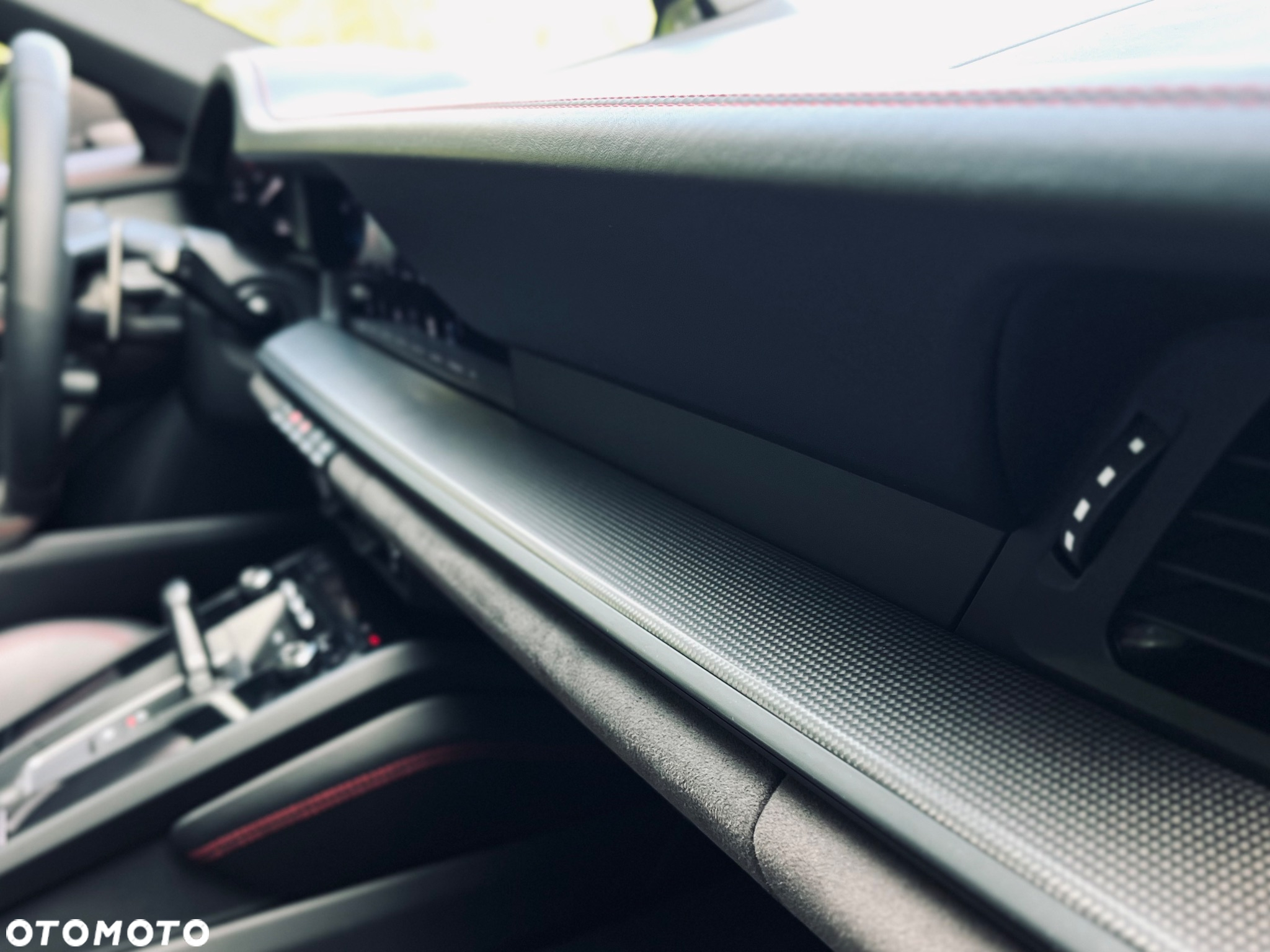 Porsche 911 Carrera 4 GTS Cabrio - 19